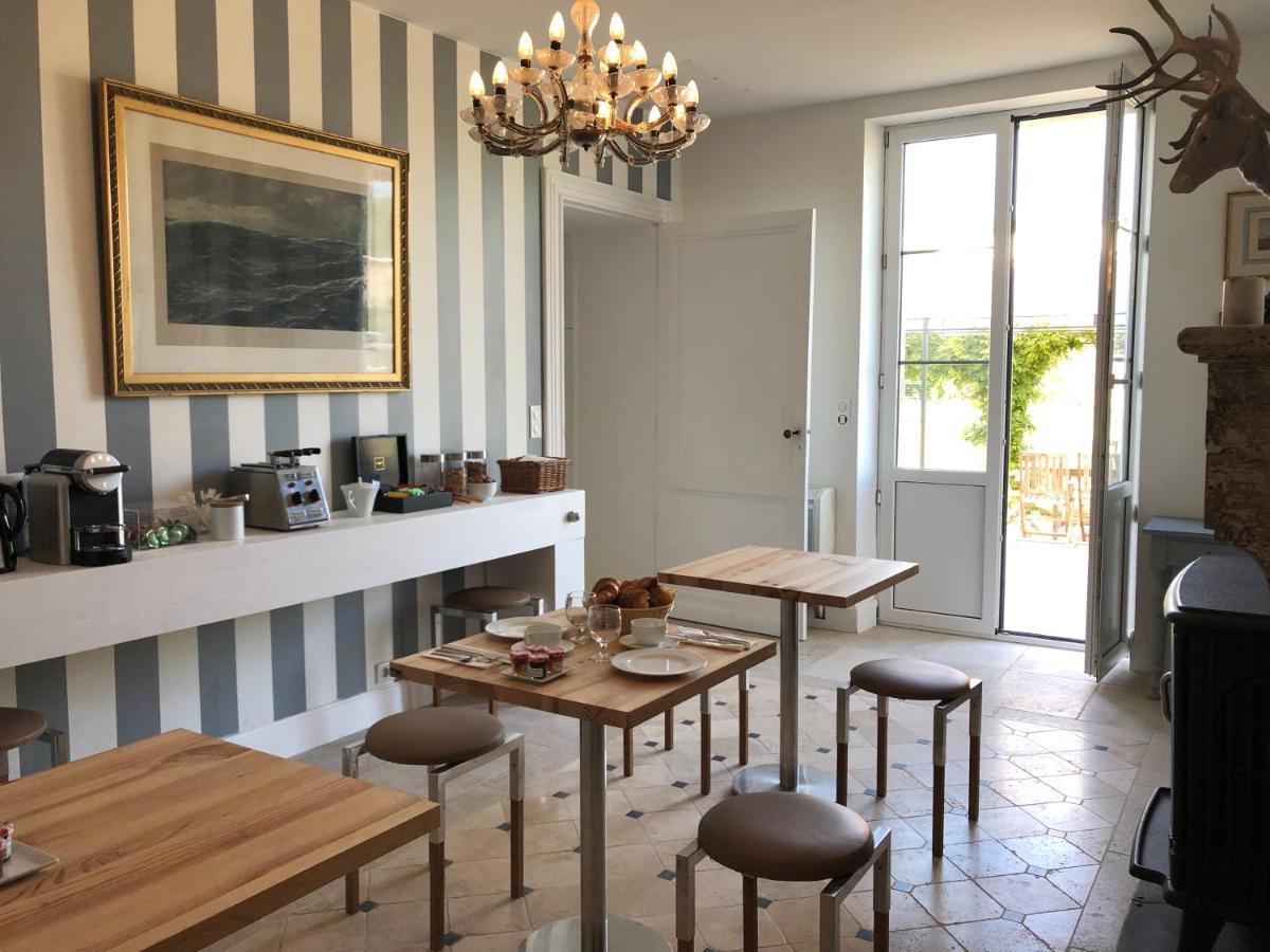 Chateau Bernon Maison D Hotes - Piscine Et Spa Queyrac エクステリア 写真