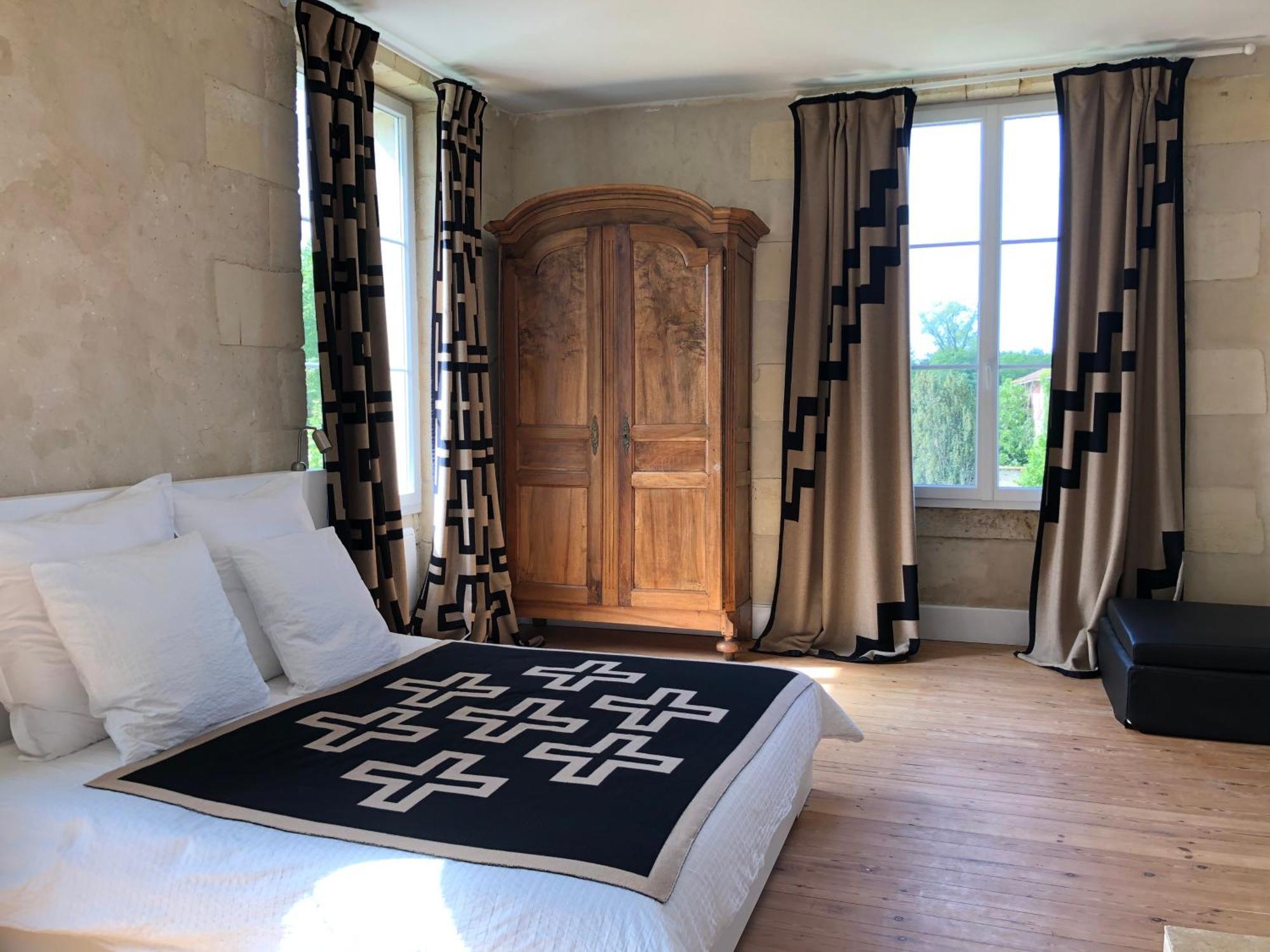 Chateau Bernon Maison D Hotes - Piscine Et Spa Queyrac エクステリア 写真