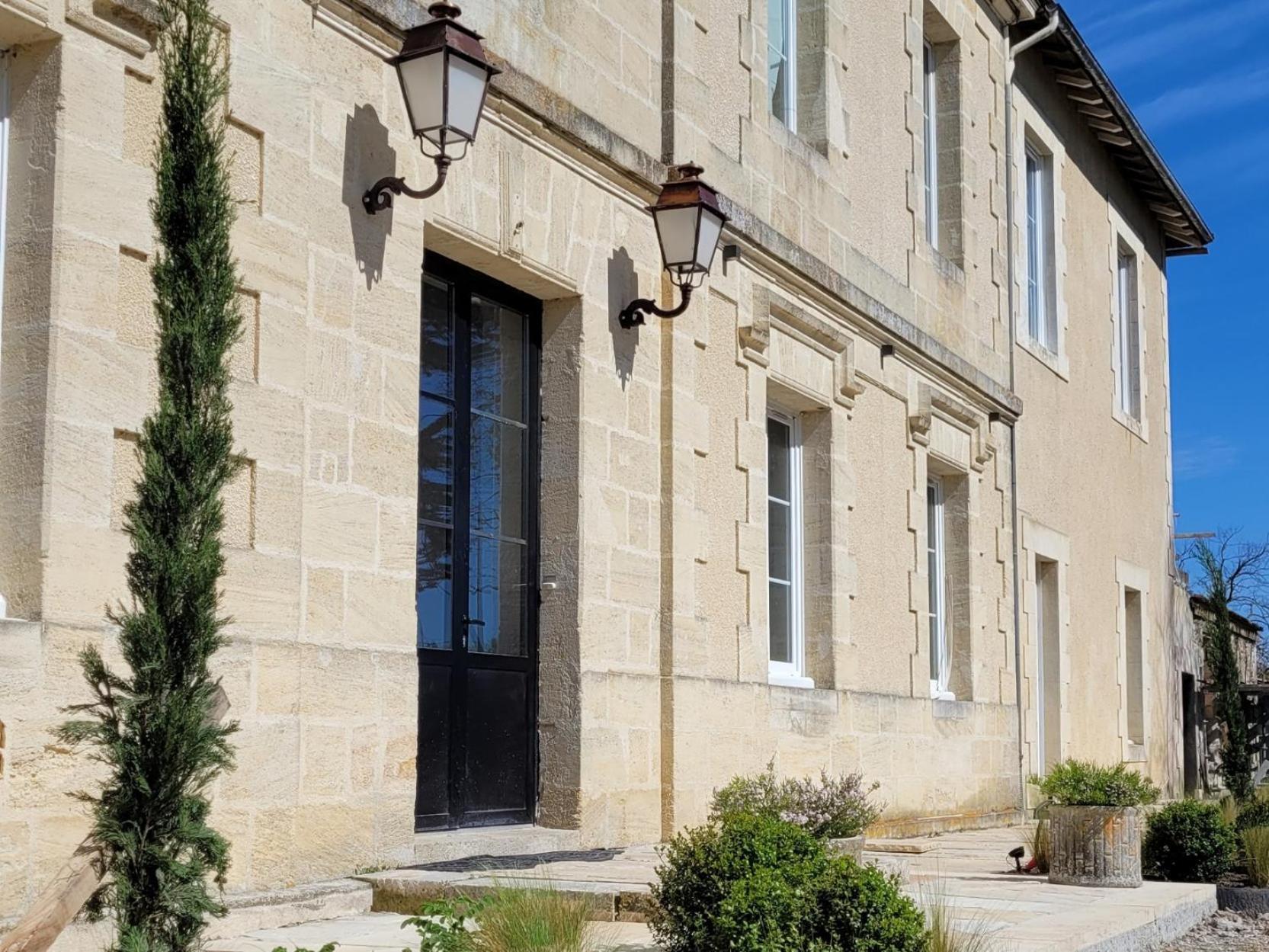 Chateau Bernon Maison D Hotes - Piscine Et Spa Queyrac エクステリア 写真